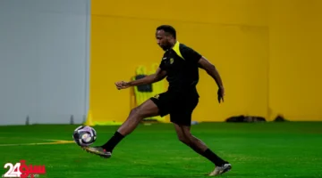 حسن كادش يعود لدعم دفاع الاتحاد بعد غياب 111 يوما عن الملاعب